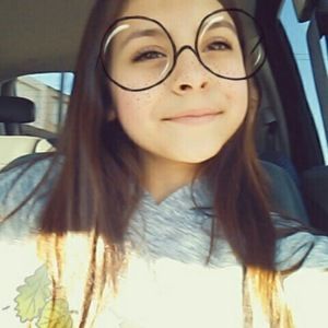 Meet your Posher, Adriana